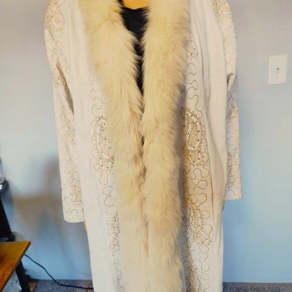 #722 Leather/fox fur coat - Picture 2 of 6